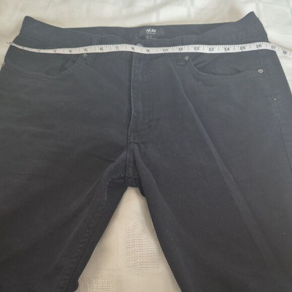 H&M Men Black Slim Fit Pants - Picture 12 of 16
